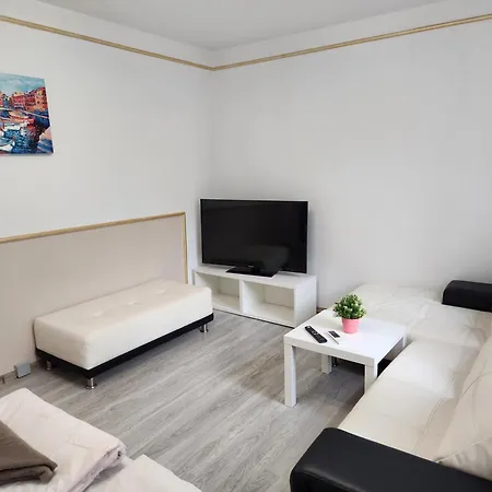 Luxury Two Bedroom Crown Appartamento