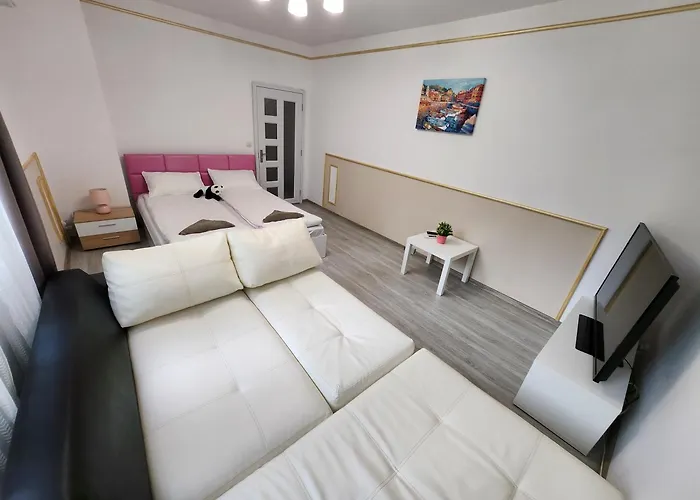 Luxury Two Bedroom Crown Apartmán Pravec