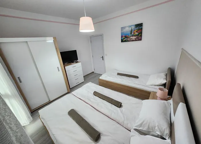 Luxury Two Bedroom Crown Apartmán *