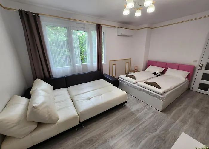 Luxury Two Bedroom Crown Apartmán Pravec